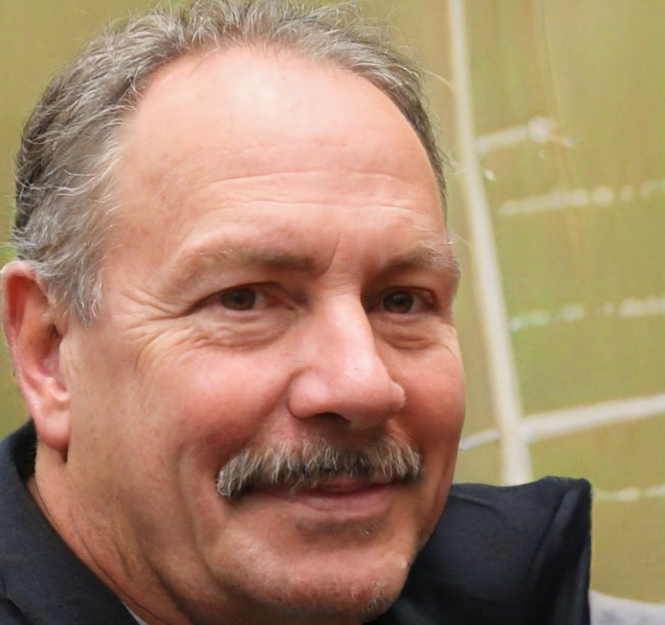 Dozent Henrik Sørensen unterrichtet Finanzstrategien